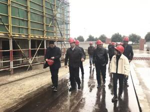 吴兴区人大常委会副主任甘道民视察织里童装工业园二期工程