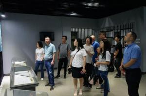 警钟长鸣 牢筑头脑防线—2003网站太阳集团集团组织旅行警示教育基地