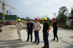 高温慰问|公司向导为一线建设工人“送清凉”！