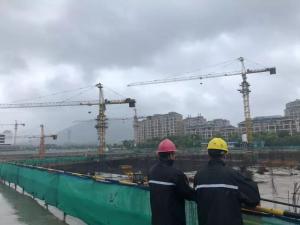 风雨坚守保平安