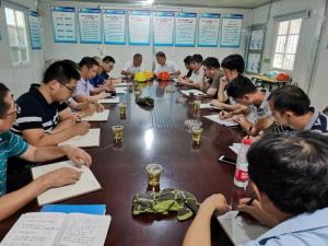 城墟市团副总司理王鹏一行赴第一医院改扩建项目开展“三服务”事情