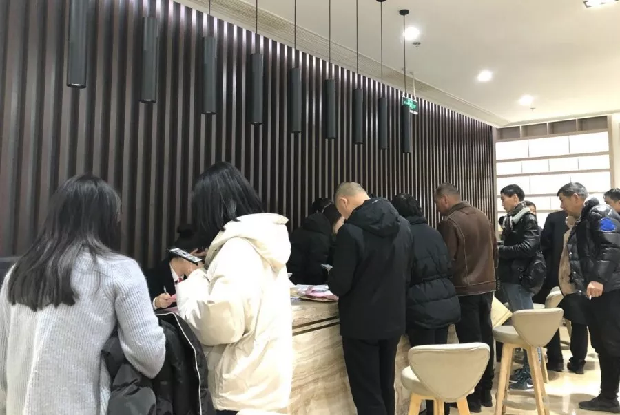 达昌府车位火爆开盘 营销部持续深化“三服务”事情