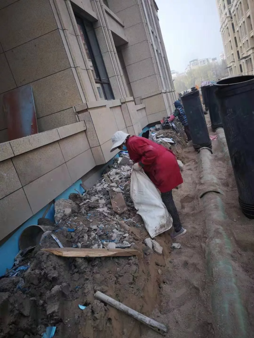 严酷控制回填土质量，，，把关2003网站太阳集团精品工程