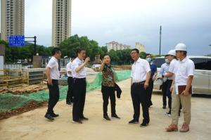 省烟草专卖局（公司）党组书记、、局长、、总司理邱萍一行调研公司嘉汇商