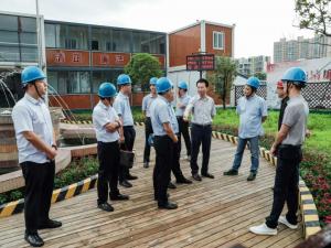 市人大常委会党组副书记、、、副主任董立新一行赴市北32地块调研大气污