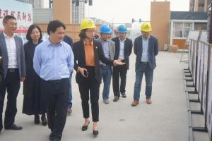市国资委党委书记、主任娄显杰赴市北32号地块调研“红色工地”建设
